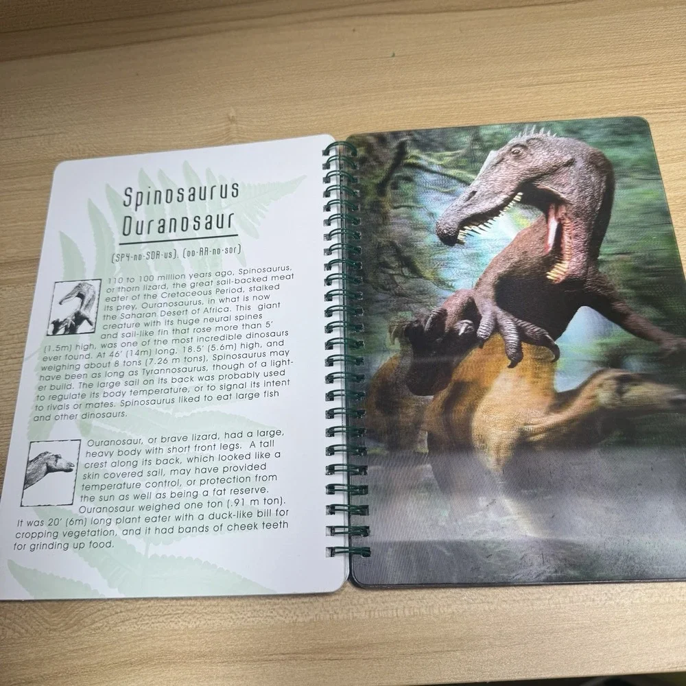100‎ Million Years 3D Dinosaur Book Lenticular Lens Xtreme Graphics 2005